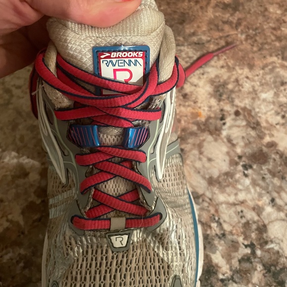 Ladies Brooks Ravenna 6 shoes - Picture 8 of 8
